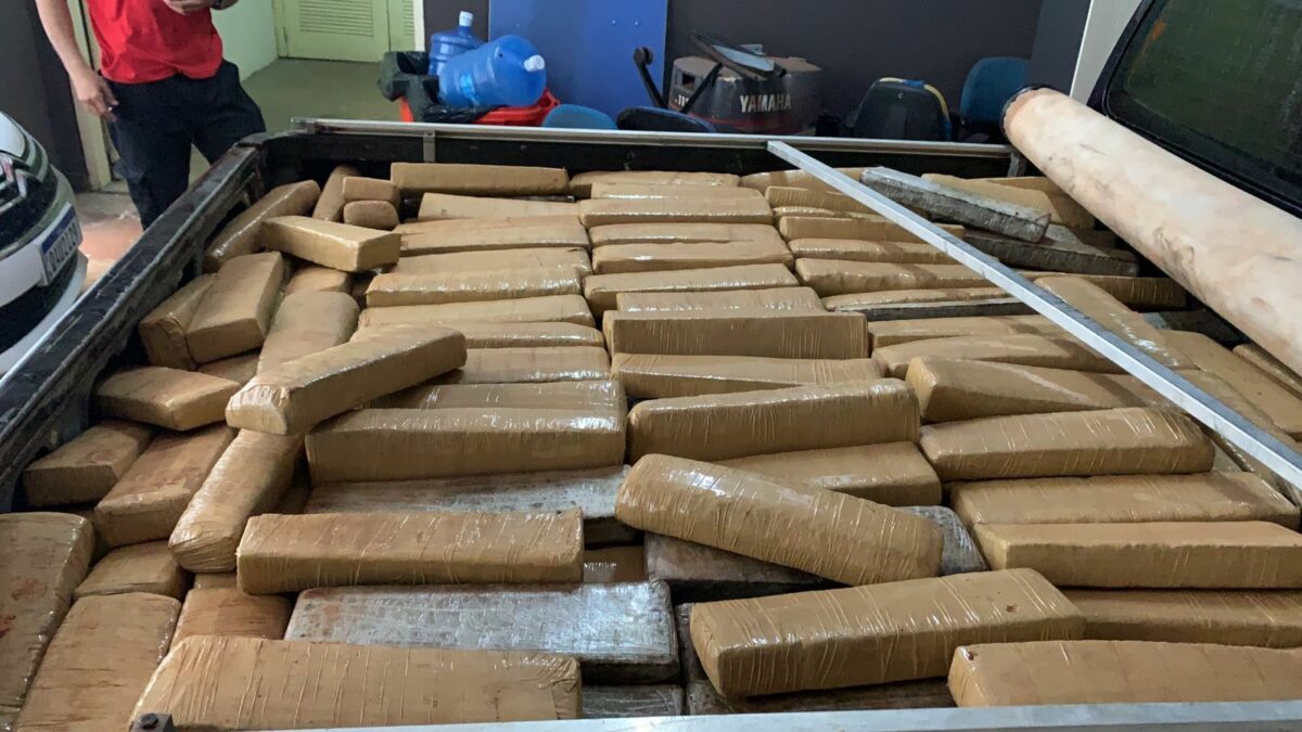 PF apreende 1400kg de maconha na MS-355