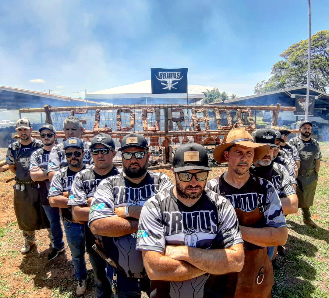 Carnaval, que nada! A verdadeira "Festa da Carne" é o ChurrascAje