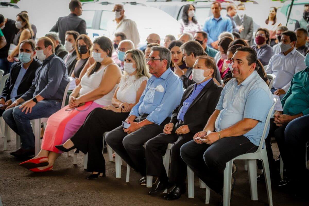 Akira participa de solenidade de entrega de viaturas em Campo Grande