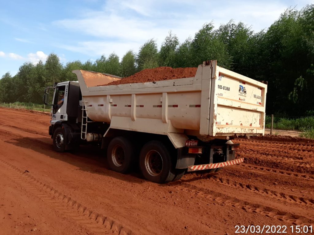 SEINTRA realiza manutenção diária nos bairros e zona rural de Três Lagoas