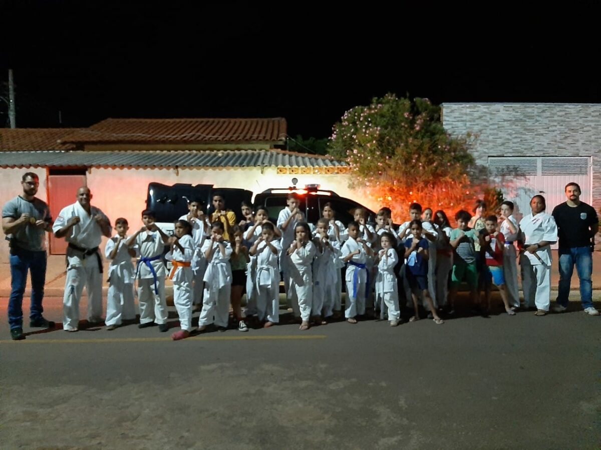 Polícia Civil realiza palestra para crianças e adolescentes de projeto social em Água Clara