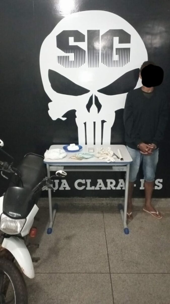 Ação conjunta da PM e Polícia Civil põem traficante que agia em Água Clara atrás das grades