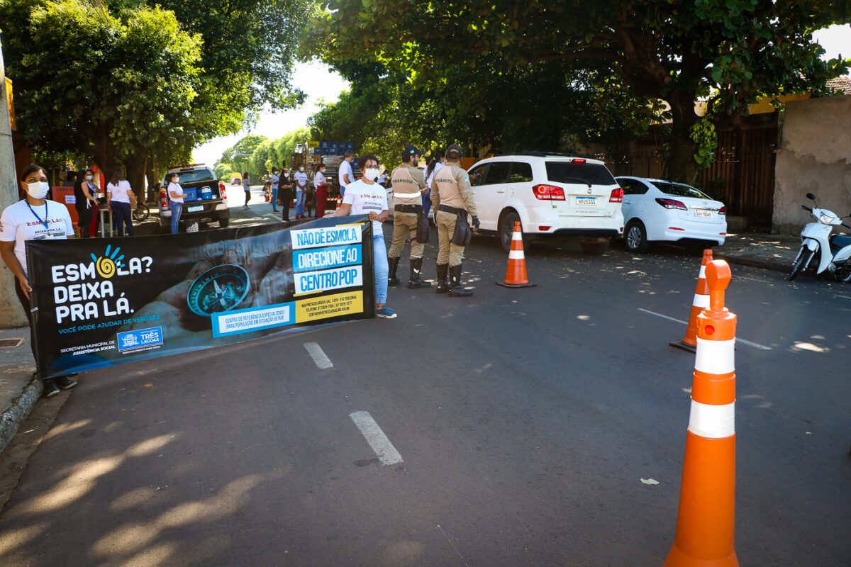 Assistência Social realiza blitz educativa em alusão à campanha “Esmola? Deixa pra lá”