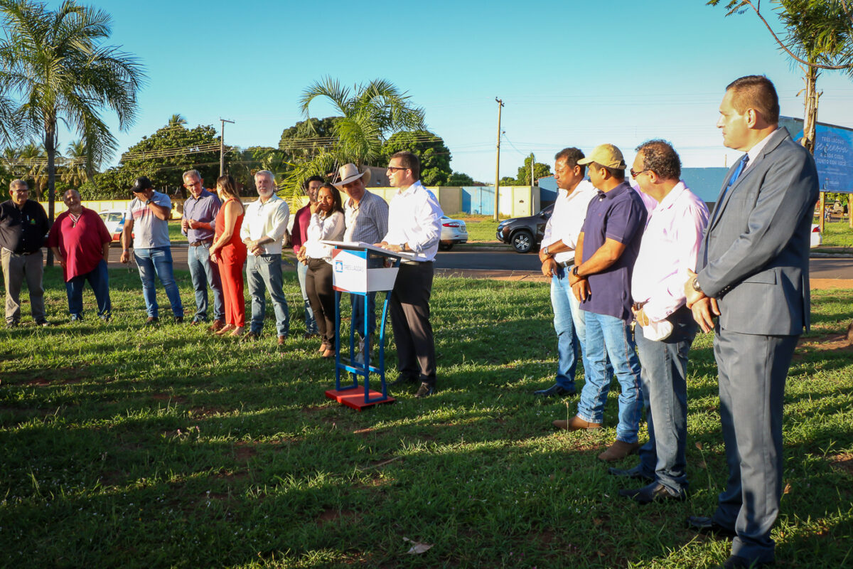 Guerreiro assina Ordem de Serviço e autoriza inicio das obras de recapeamento da Avenida Rosário Congro