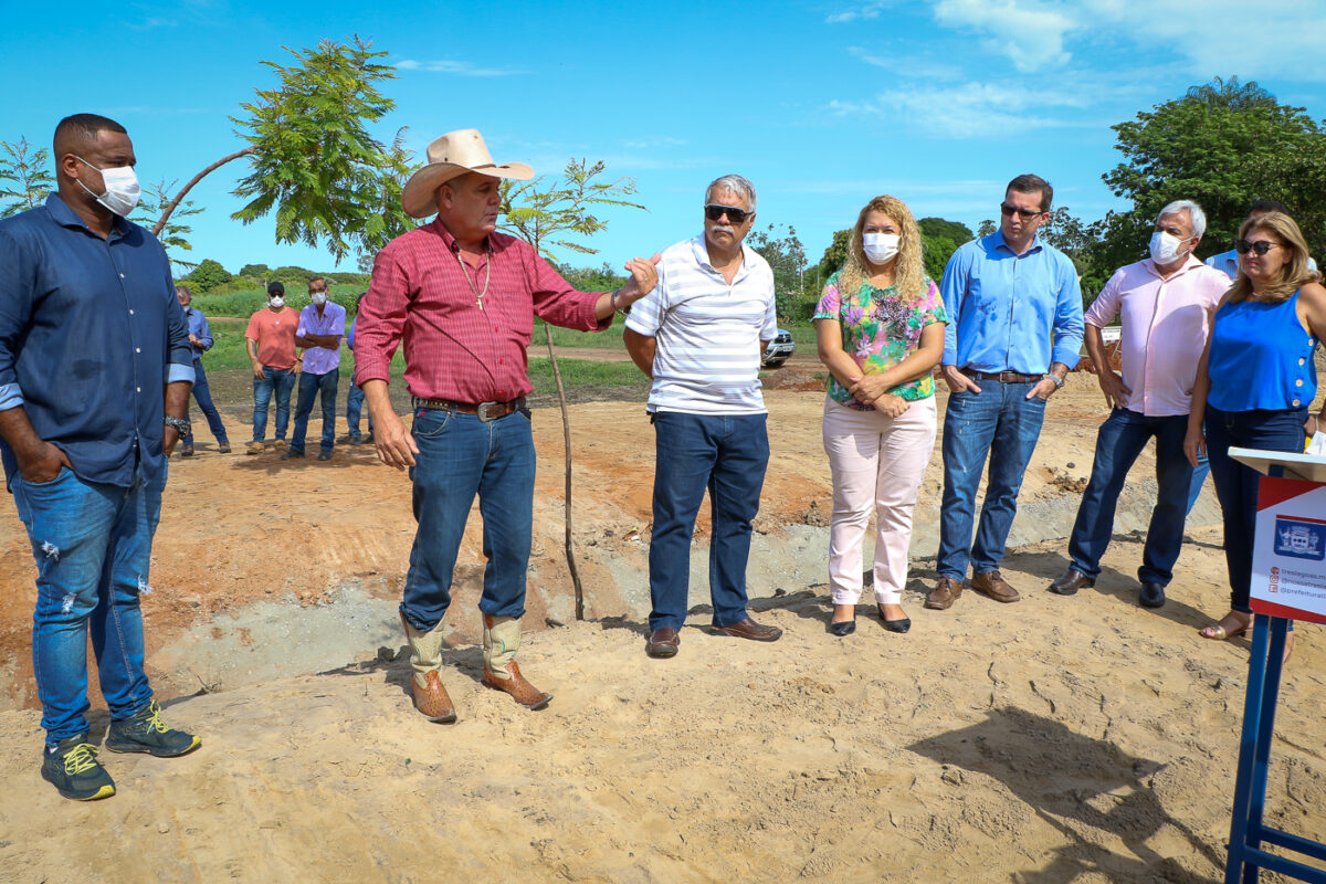 Prefeito Angelo Guerreiro entrega obra de canalização para salvar a 1ª Lagoa