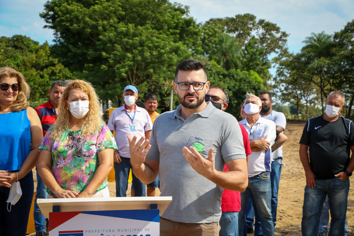 Prefeito Angelo Guerreiro entrega obra de canalização para salvar a 1ª Lagoa