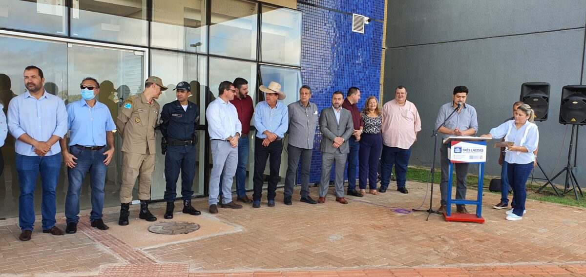 Chaves do Hospital Regional são entregues ao diretor do Instituto Acqua Chaves do Hospital Regional são entregues ao diretor do Instituto Acqua