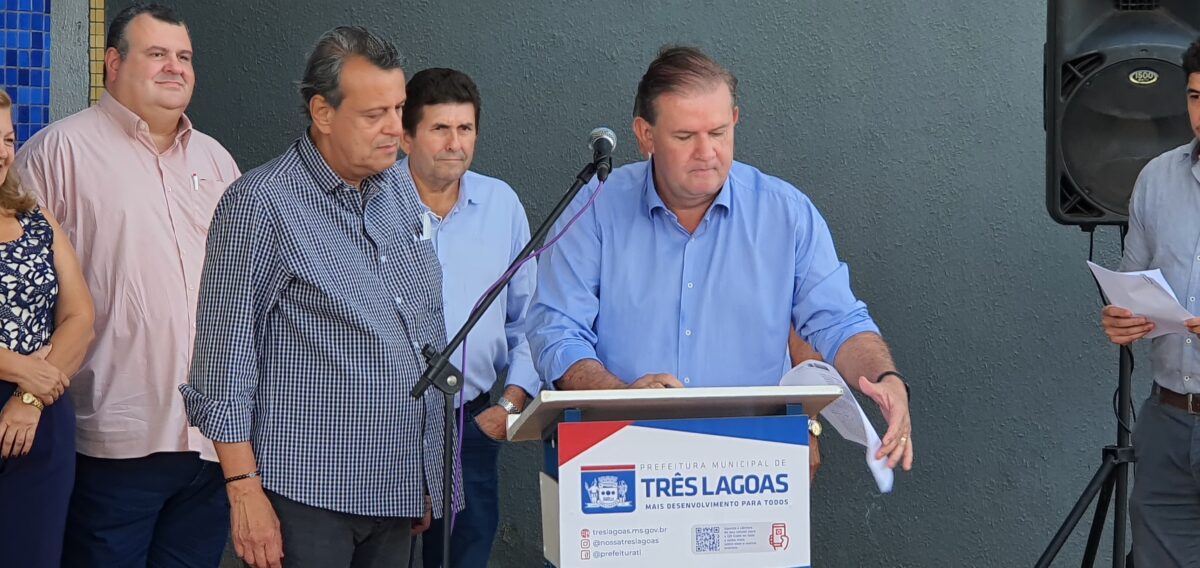 Chaves do Hospital Regional são entregues ao diretor do Instituto Acqua Chaves do Hospital Regional são entregues ao diretor do Instituto Acqua