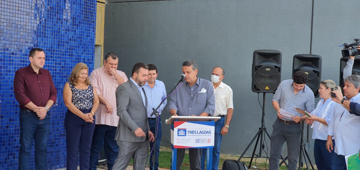 Chaves do Hospital Regional são entregues ao diretor do Instituto Acqua Chaves do Hospital Regional são entregues ao diretor do Instituto Acqua