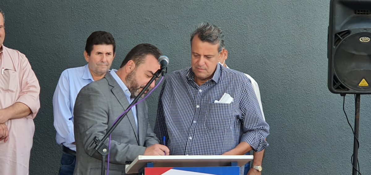 Chaves do Hospital Regional são entregues ao diretor do Instituto Acqua Chaves do Hospital Regional são entregues ao diretor do Instituto Acqua