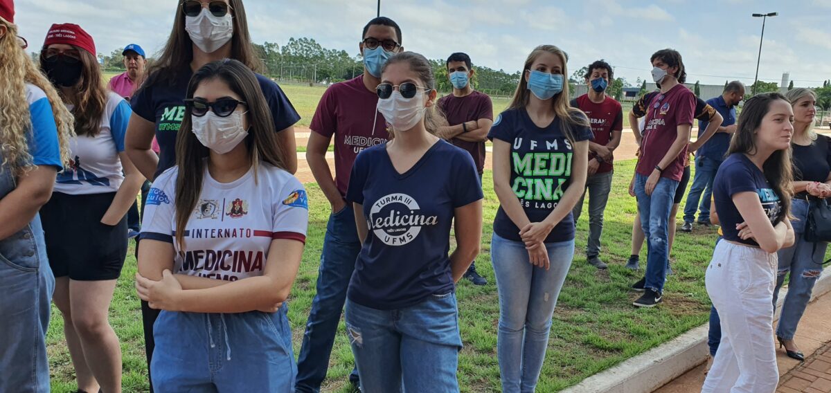 Chaves do Hospital Regional são entregues ao diretor do Instituto Acqua Chaves do Hospital Regional são entregues ao diretor do Instituto Acqua