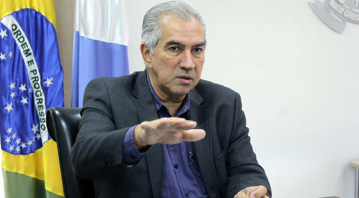 Reinaldo Azambuja promove 1.016 policiais civis de MS; “maior promoção da história”, diz