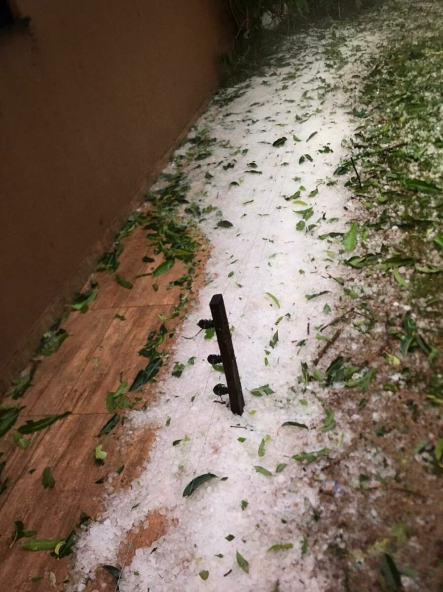 Temporal atinge Nova Itamarati causando medo e destruição Temporal atinge Nova Itamarati causando medo e destruição