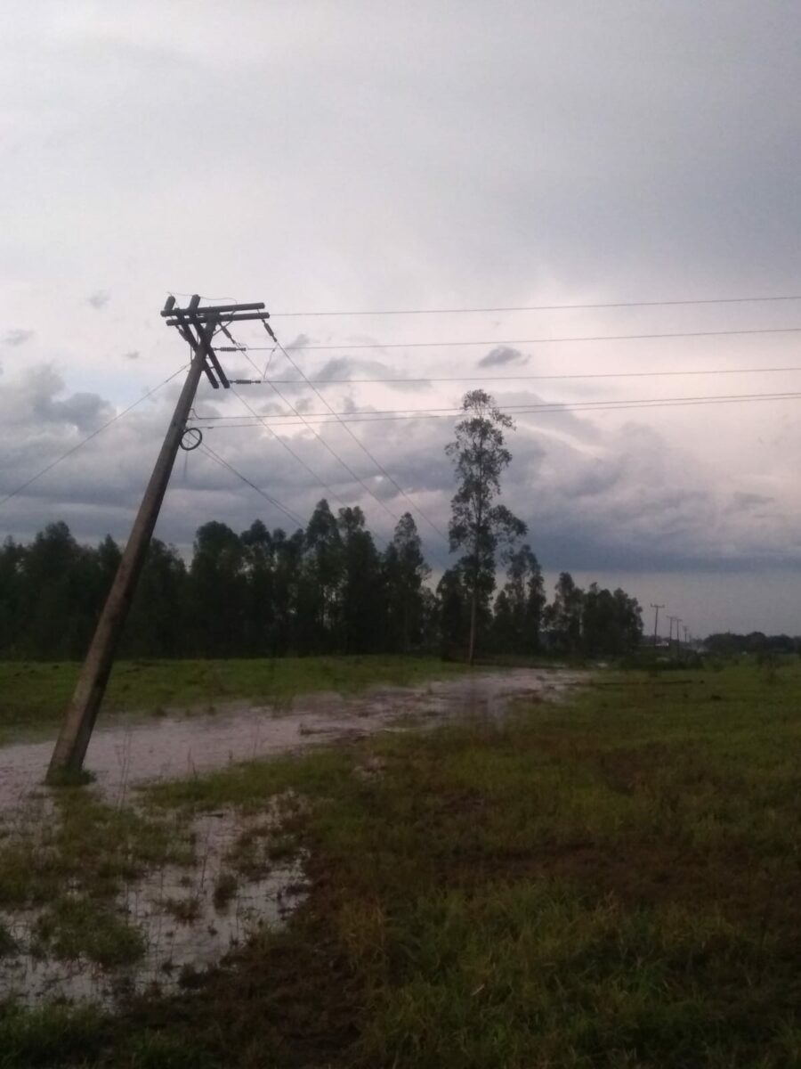 Temporal atinge Nova Itamarati causando medo e destruição Temporal atinge Nova Itamarati causando medo e destruição