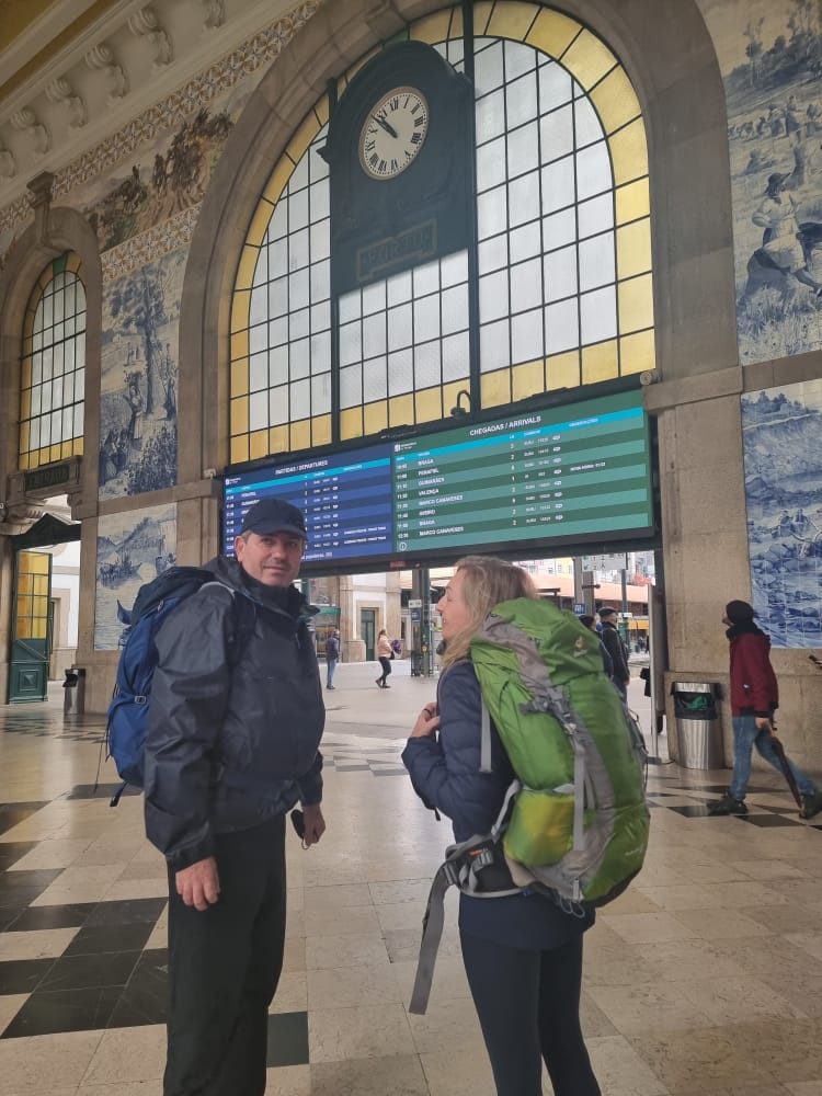 Casal de Três Lagoas, supera limites do corpo percorrendo o Caminho de Santiago de Compostela