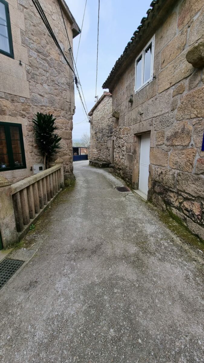 Casal de Três Lagoas, supera limites do corpo percorrendo o Caminho de Santiago de Compostela