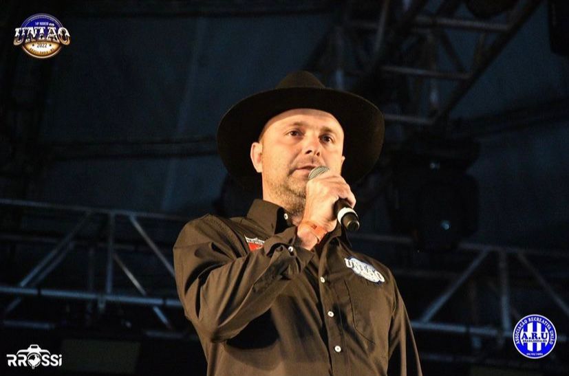 Mais de 2 mil pessoas prestigiam a abertura do 14º Rodeio União em Brasilândia Mais de 2 mil pessoas prestigiam a abertura do 14º Rodeio União em Brasilândia