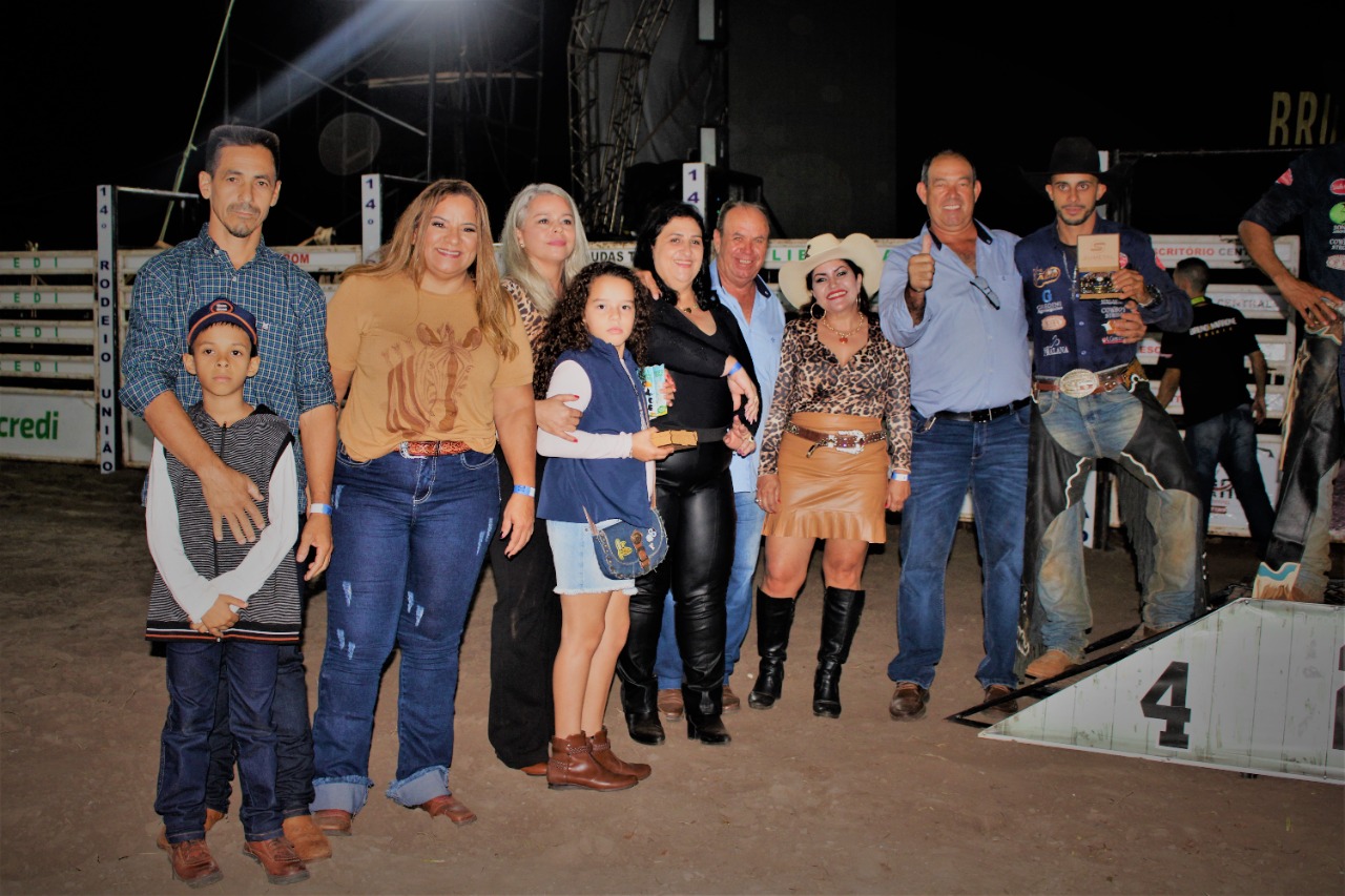 União encerra 14º Rodeio com a entrega de premiações e show com dupla Bruno e Marrone