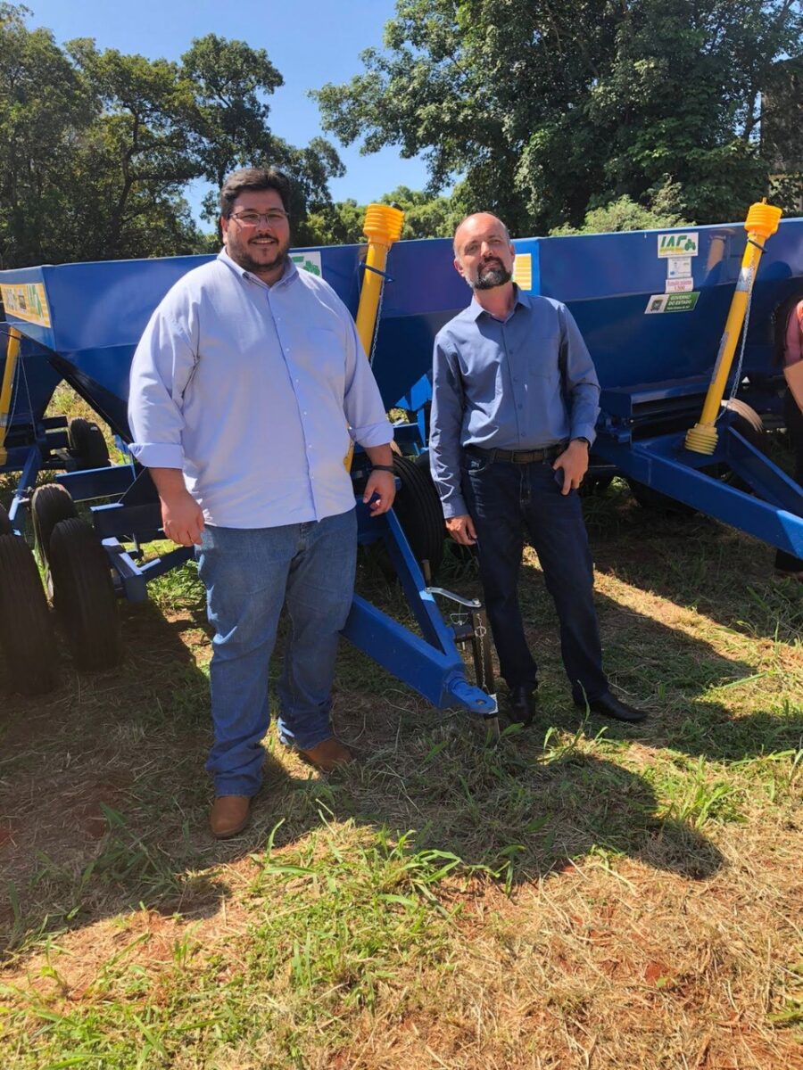 Brasilândia recebe novos maquinários agrícolas Brasilândia recebe novos maquinários agrícolas