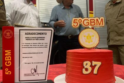 Prefeito Angelo Guerreiro é homenageado em comemoração aos 37 anos do 5º Grupamento de Bombeiros Militar