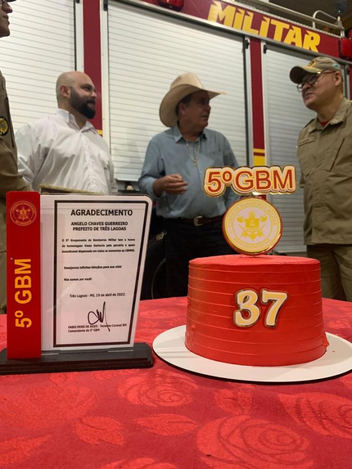Prefeito Angelo Guerreiro é homenageado em comemoração aos 37 anos do 5º Grupamento de Bombeiros Militar