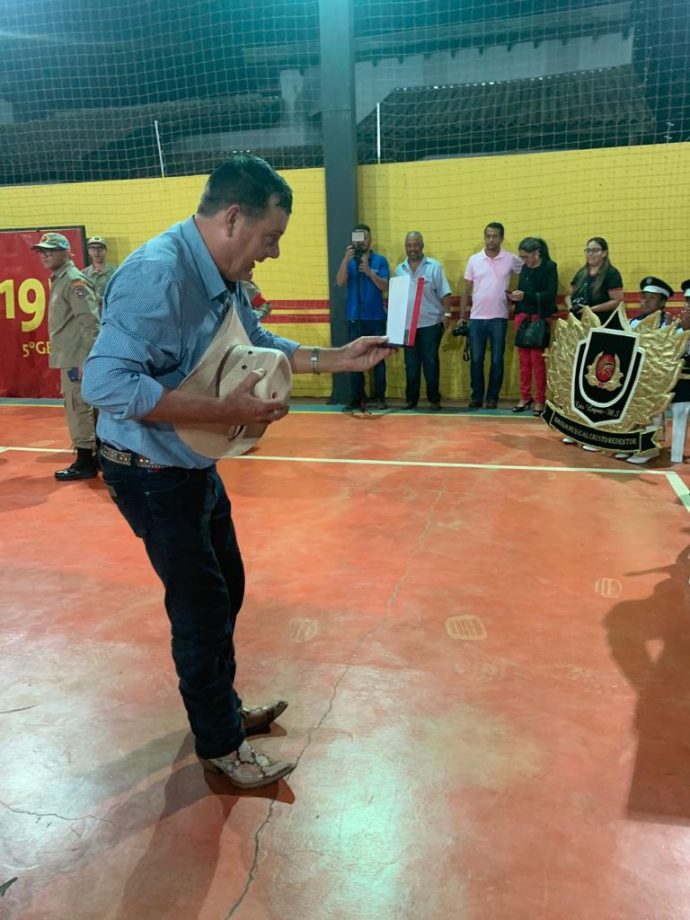 Prefeito Angelo Guerreiro é homenageado em comemoração aos 37 anos do 5º Grupamento de Bombeiros Militar