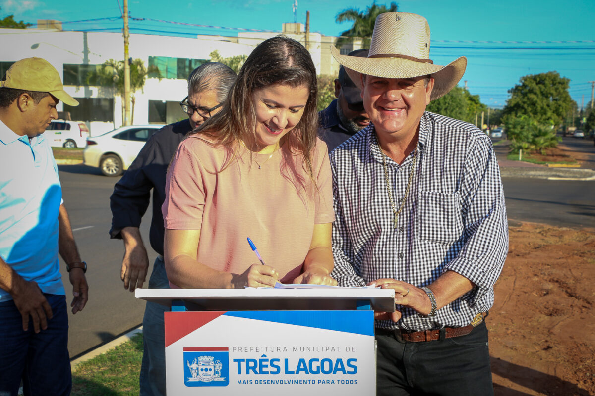 Guerreiro assina Ordem de Serviço e autoriza instalação de iluminação LED em duas avenidas da cidade
