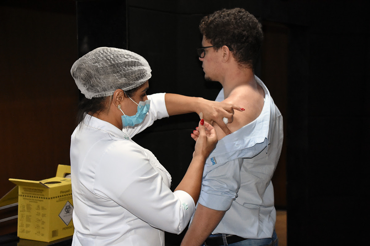 Sistema Fiems inicia imunização de colaboradores contra a gripe nesta quarta-feira