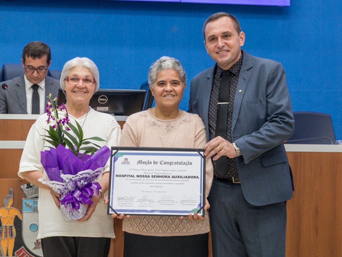 Câmara entrega honrarias para diretoria do Hospital Auxiliadora em Três Lagoas