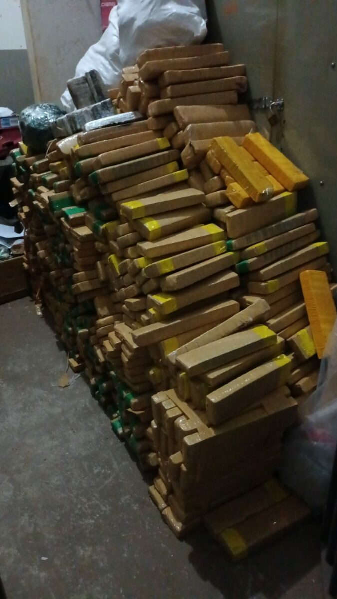 Denúncia leva Polícia Civil e Militar de Três Lagoas apreenderem quase R$1 milhão em drogas