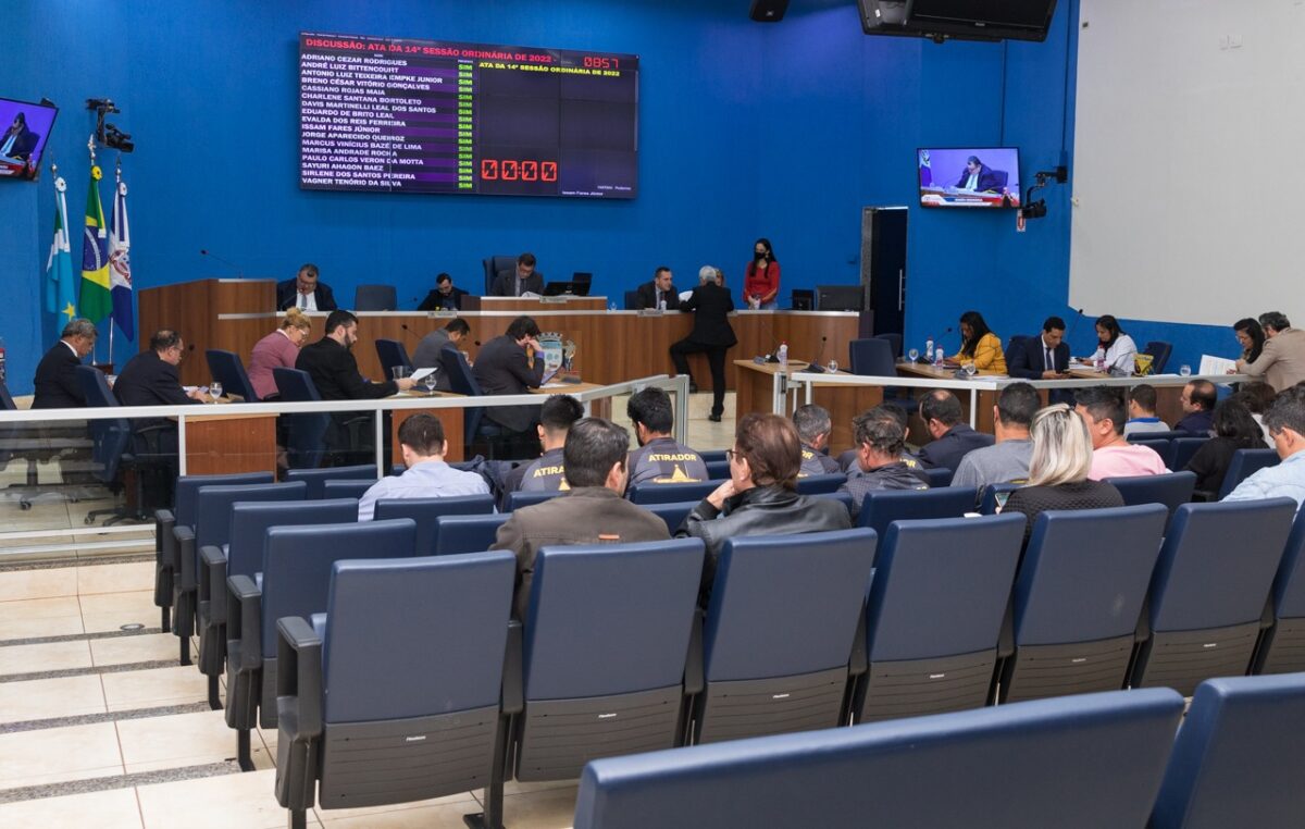 Vereadores aprovam agendamento de consultas por telefone e Comissão de Defesa de Animais Vereadores aprovam agendamento de consultas por telefone e Comissão de Defesa de Animais