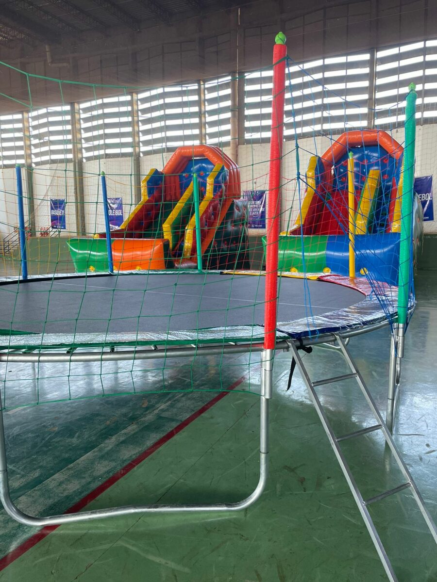 SEJUVEL recebe novos brinquedos infláveis em Três Lagoas SEJUVEL recebe novos brinquedos infláveis em Três Lagoas