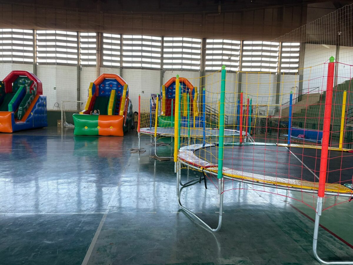 SEJUVEL recebe novos brinquedos infláveis em Três Lagoas SEJUVEL recebe novos brinquedos infláveis em Três Lagoas