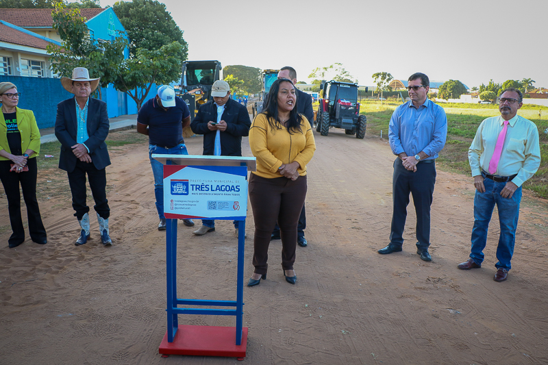 Guerreiro assina ordens de Serviço e autoriza obras de pavimentação e recapeamento em bairros de Três Lagoas