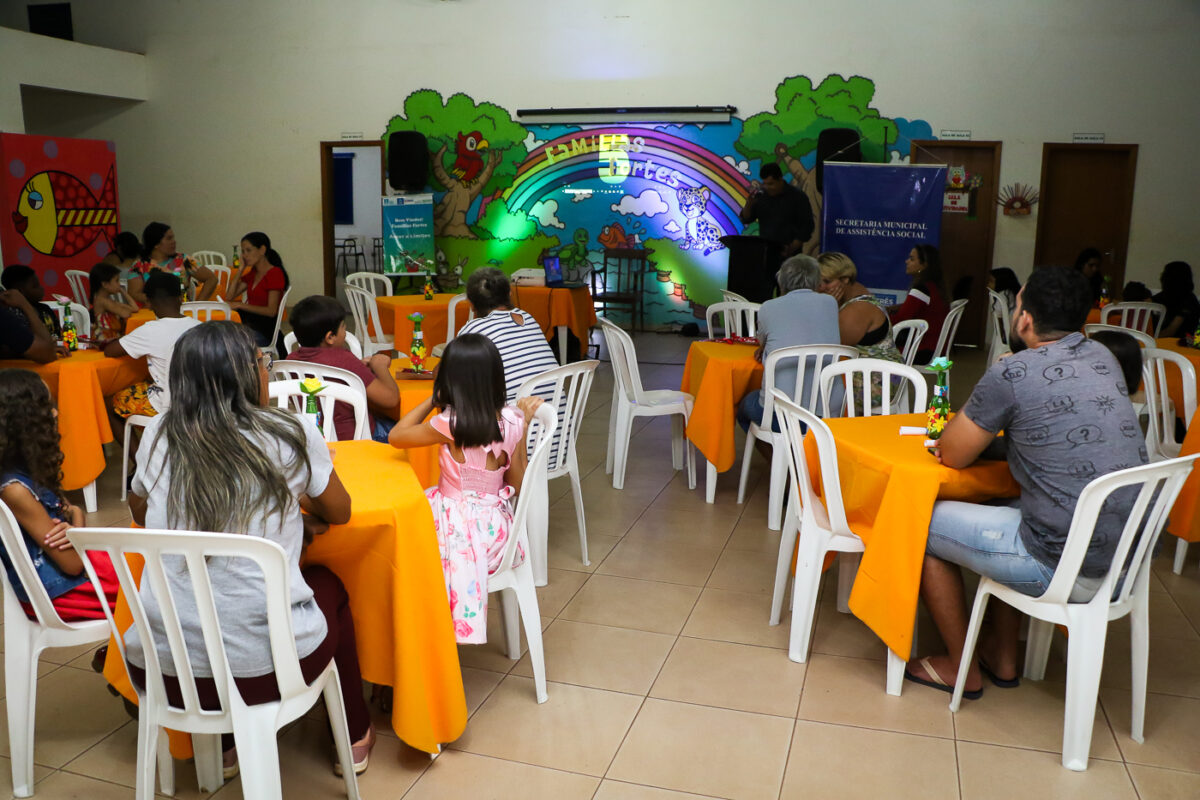 Em Três Lagoas, SMAS encerra mais um ciclo do Programa “Família Fortes” Em Três Lagoas, SMAS encerra mais um ciclo do Programa “Família Fortes”