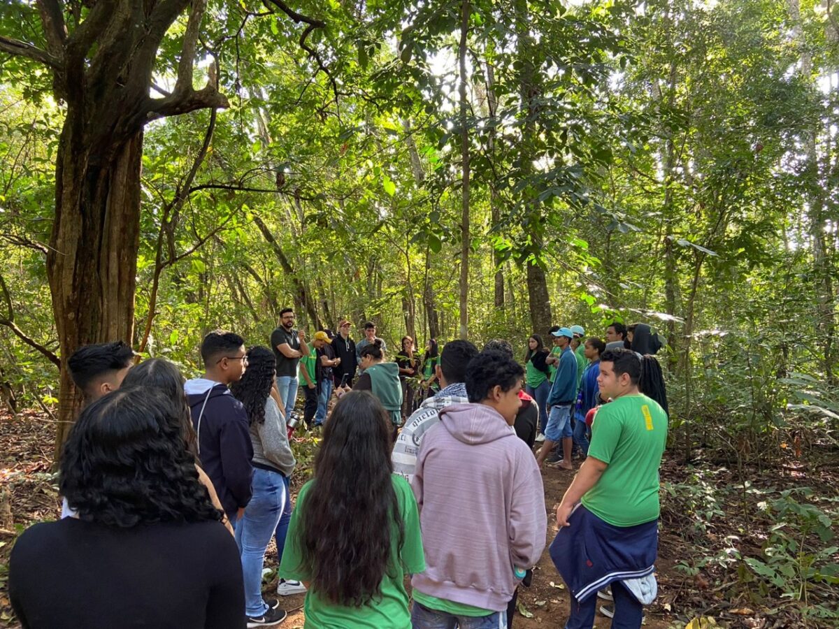 Meio Ambiente realiza trilha com alunos das escolas de Três Lagoas na APA Jupiá Meio Ambiente realiza trilha com alunos das escolas de Três Lagoas na APA Jupiá