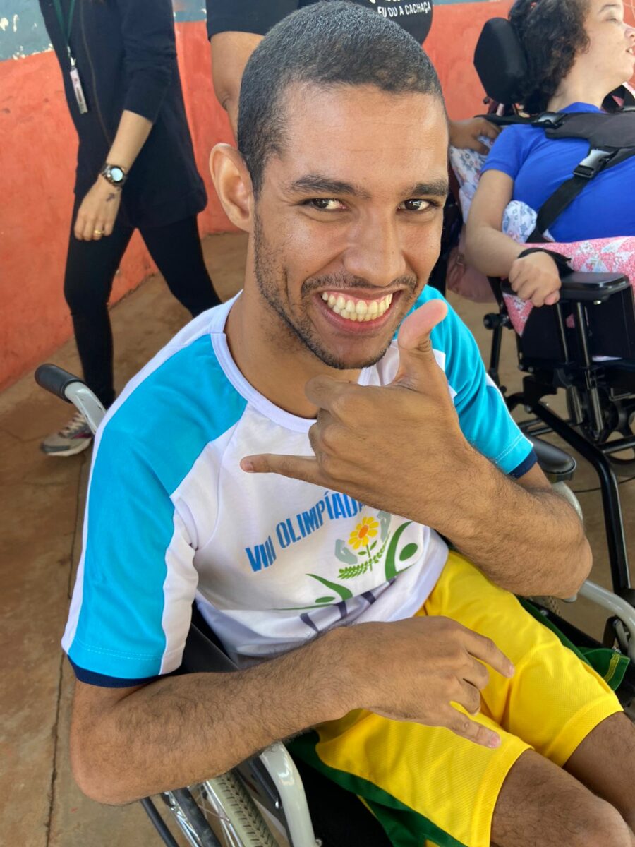 E<strong>moção marca encerramento da 8ª Olimpíada Regional das APAES</strong> E<strong>moção marca encerramento da 8ª Olimpíada Regional das APAES</strong>