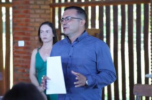 Sindicatos elogiam antecipação do 13° e dizem que recursos chegam em “bom momento” aos servidores Sindicatos elogiam antecipação do 13° e dizem que recursos chegam em “bom momento” aos servidores
