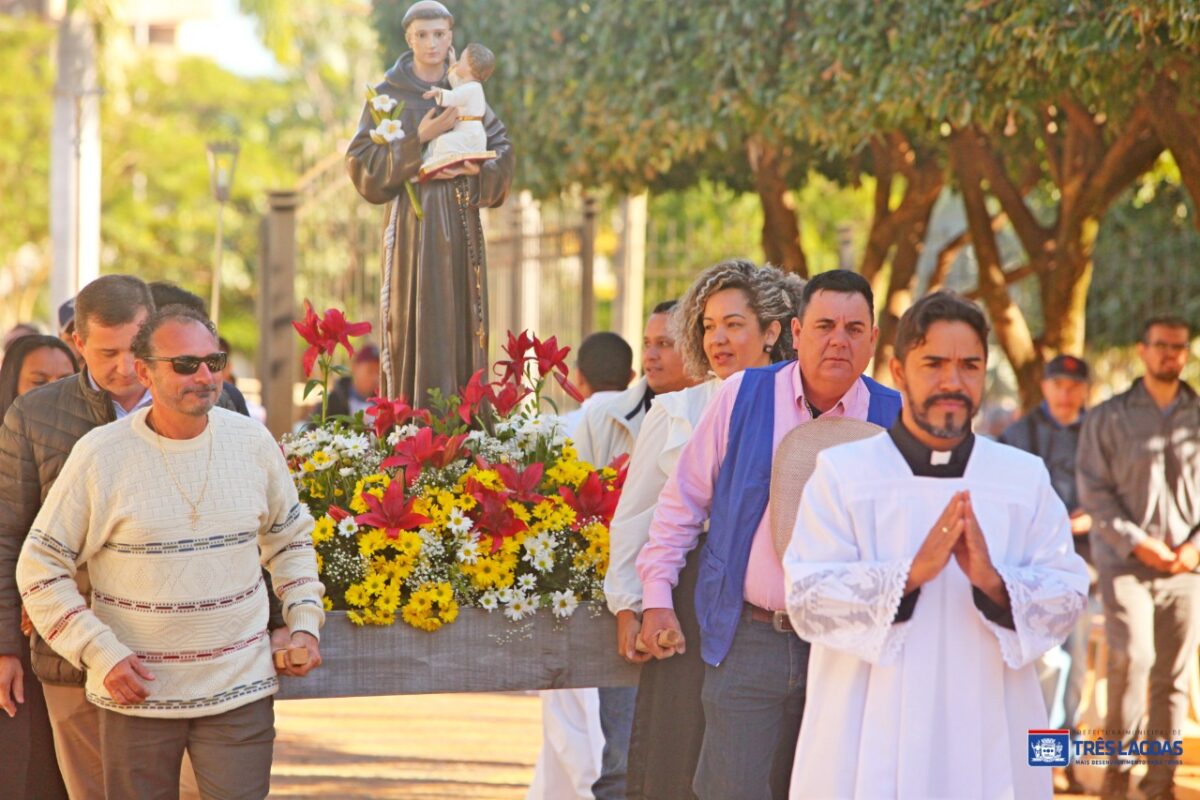 Dando início às festividades de 107 anos, Diocese de TL realiza missa de Santo Antônio