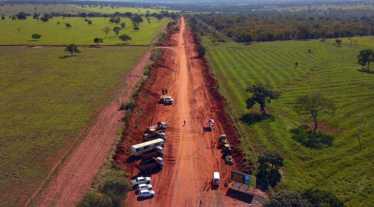 Governo investe R$ 99,6 milhões em obras nas rodovias e estradas da Costa Leste do Estado Governo investe R$ 99,6 milhões em obras nas rodovias e estradas da Costa Leste do Estado