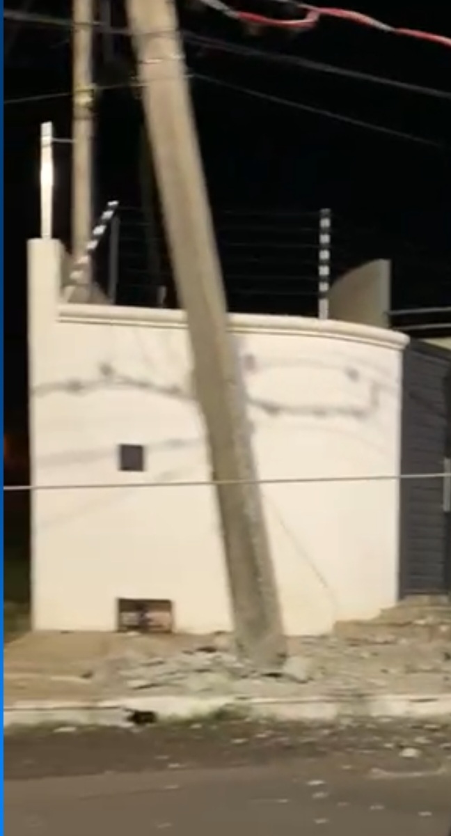 Condutor tomba caminhonete na Circular da Lagoa Maior