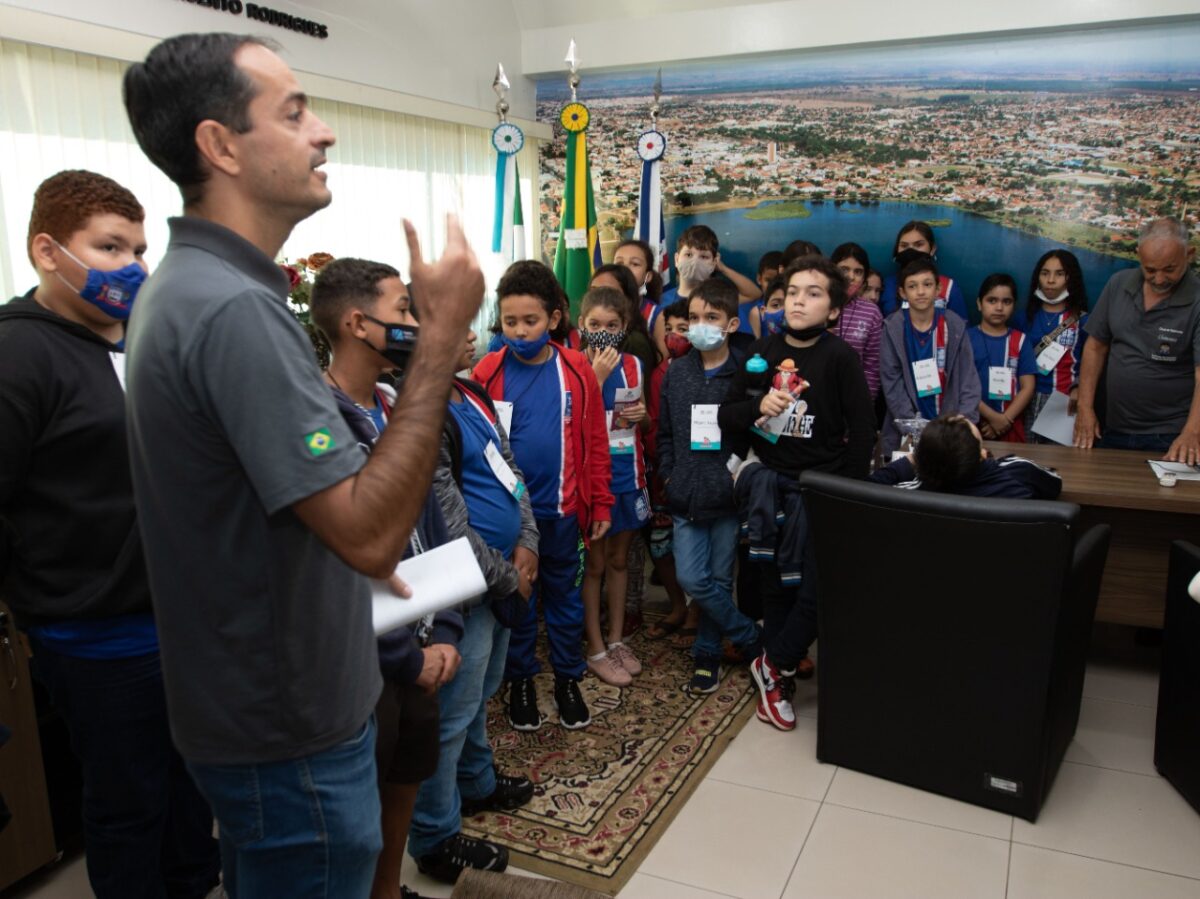 Câmara de Três Lagoas recebe alunos da escola Filinto Muller em visita guiada Câmara de Três Lagoas recebe alunos da escola Filinto Muller em visita guiada