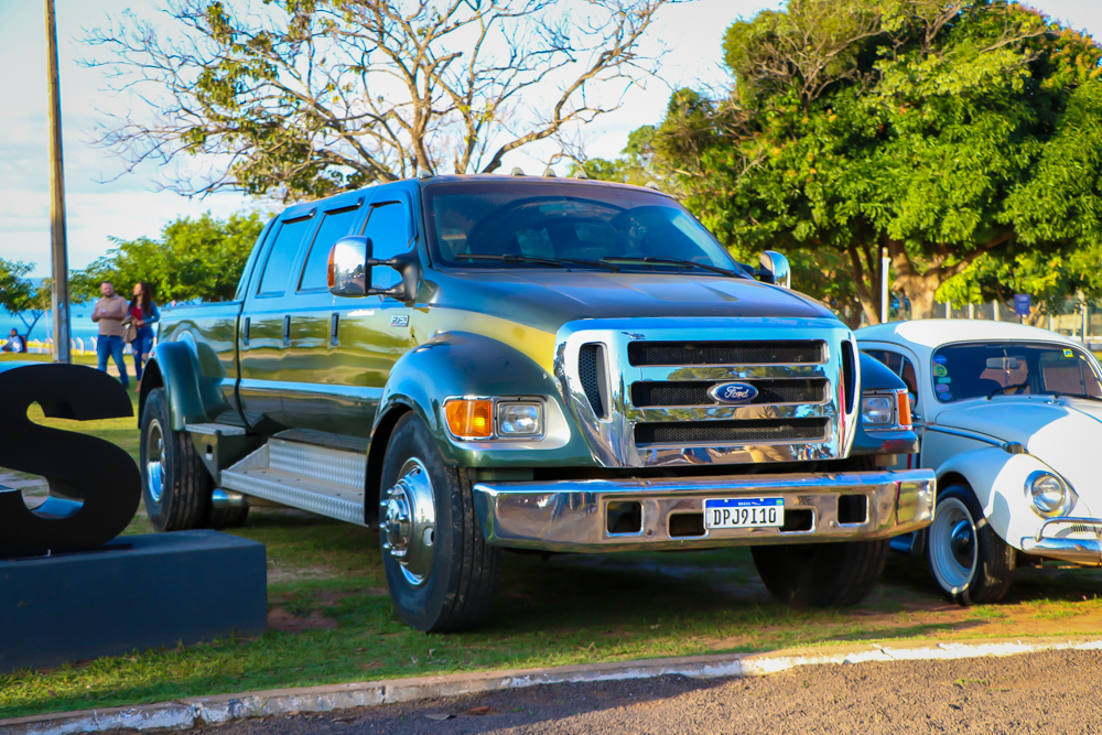 Veja como está sendo o 10º Encontro de Carros Antigos de Três Lagoas