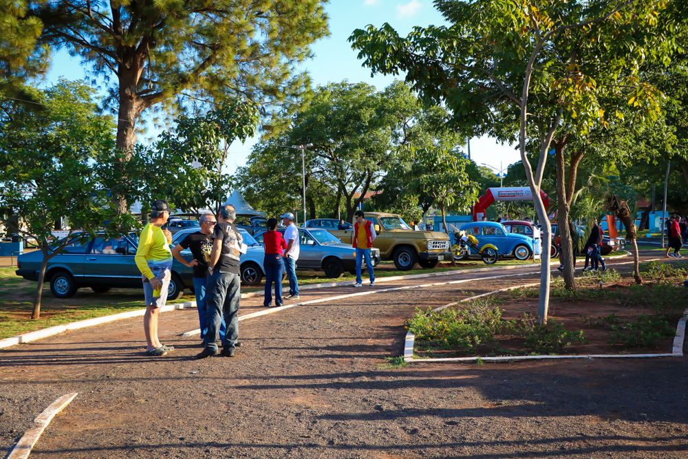 Veja como está sendo o 10º Encontro de Carros Antigos de Três Lagoas