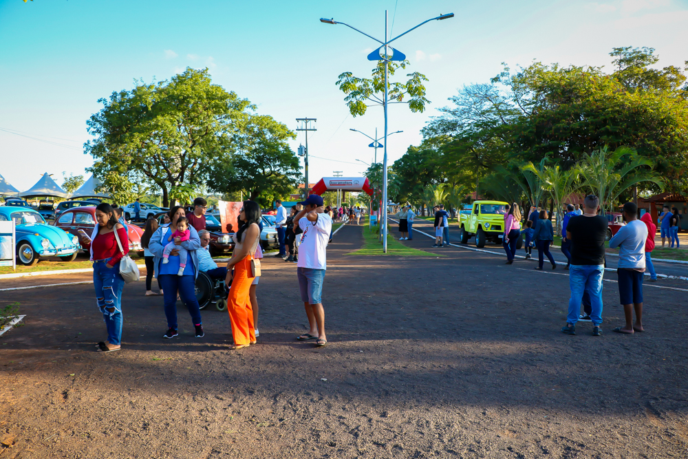 Veja como está sendo o 10º Encontro de Carros Antigos de Três Lagoas