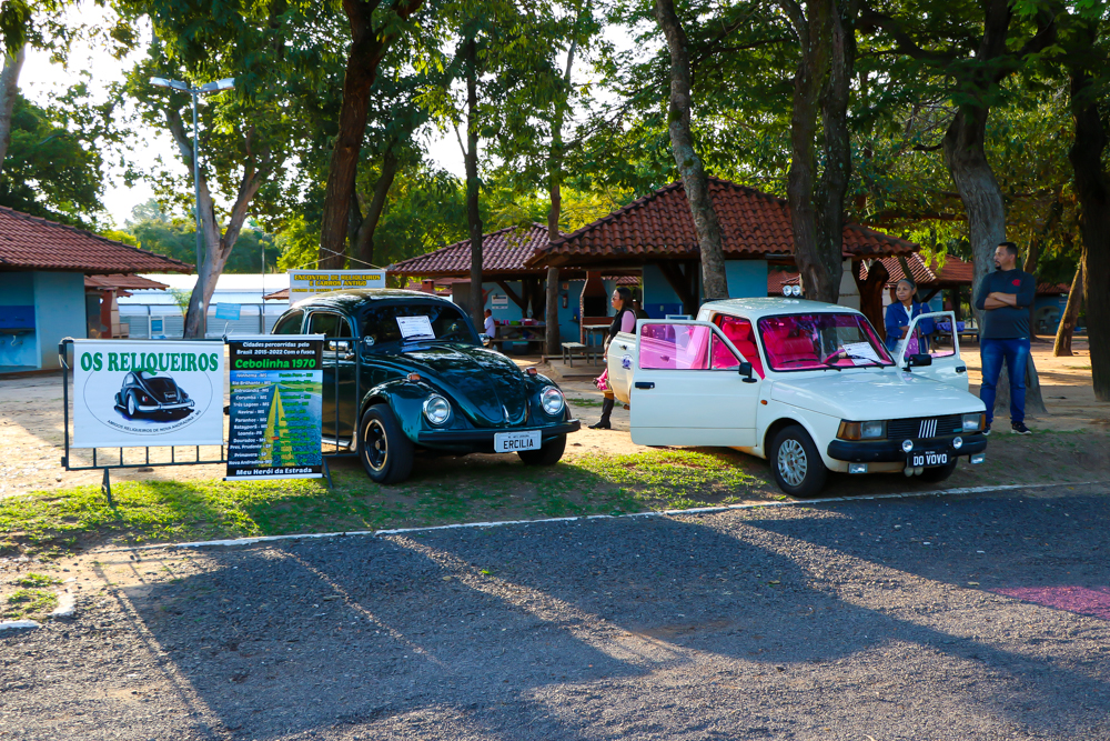 Veja como está sendo o 10º Encontro de Carros Antigos de Três Lagoas