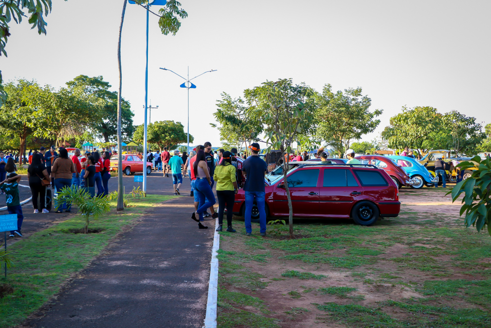Veja como está sendo o 10º Encontro de Carros Antigos de Três Lagoas