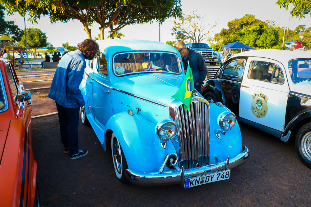 Veja como está sendo o 10º Encontro de Carros Antigos de Três Lagoas