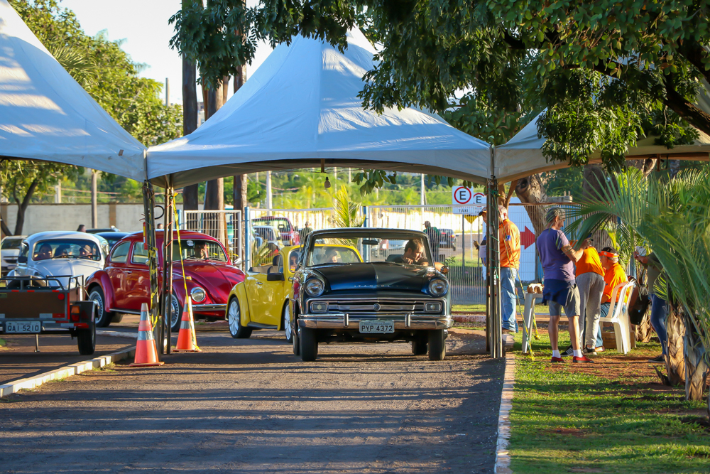 Veja como está sendo o 10º Encontro de Carros Antigos de Três Lagoas