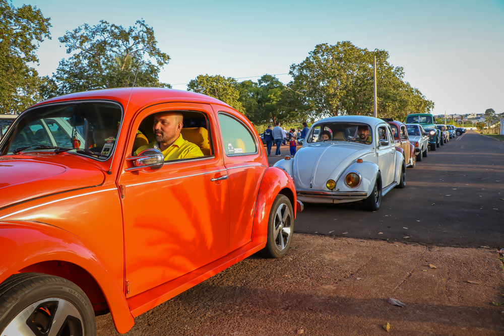 Veja como está sendo o 10º Encontro de Carros Antigos de Três Lagoas